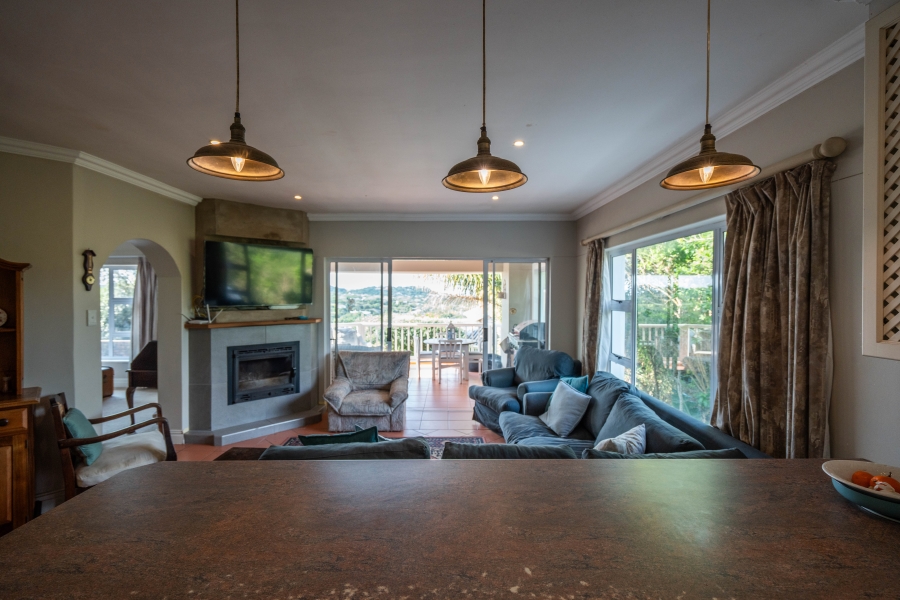 5 Bedroom Property for Sale in Seafield Eastern Cape